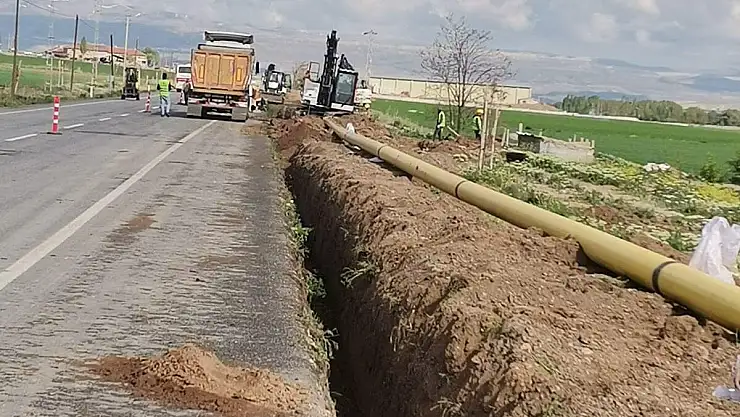 SARIOĞLAN'DA DOĞALGAZ ÇALIŞMALARI HIZ KESMEDEN SÜRÜYOR