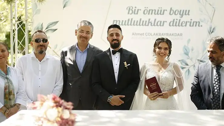 SELMA VE EREN ÇİFTİ DÜNYAEVİNE GİRDİ