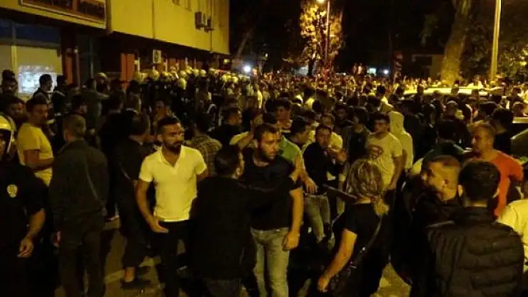 SEVGİLİSİNİ 10 KİŞİ İLE BİRLİKTE İSTİSMAR ETTİ!