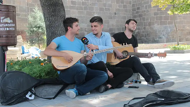 SOKAĞIN SESİ, HALKIN NABZINI TUTTU