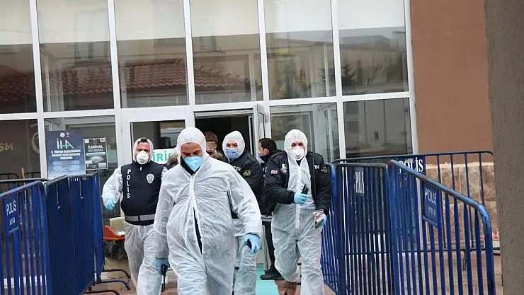 SOSYAL MEDYADAN, TÜRKİYE CUMHURİYETİ'NE KÜFÜR EDEN ŞARLATANLAR YAKALANDI