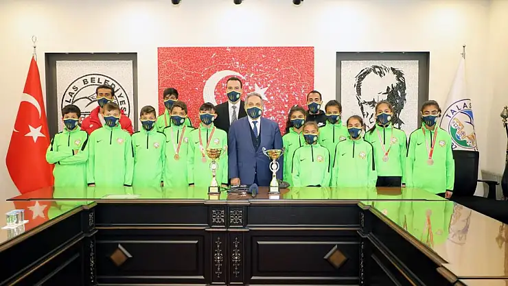 SPORCU FABRİKASI MEYVELERİNİ VERMEYE BAŞLADI