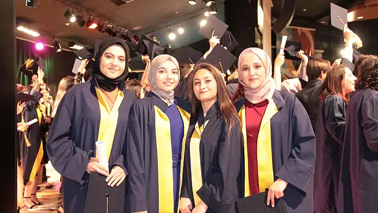 SÜMER FEN LİSESİ 2019 MEZUNLARINI VERDİ