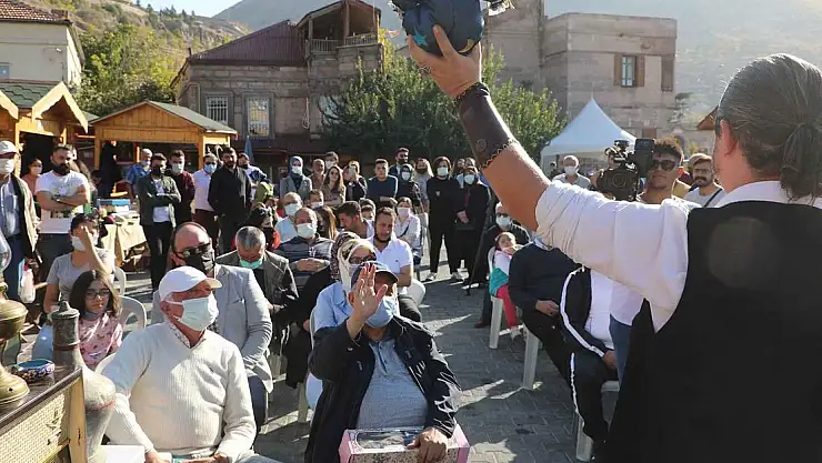 TALAS ANTİKA PAZARI'NA MEZAT DAMGA VURDU