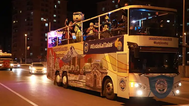 TALAS BELEDİYESİ, VATANDAŞIN AYAĞINA HEM TEMİZLİK HEM KONSER GÖTÜRÜYOR