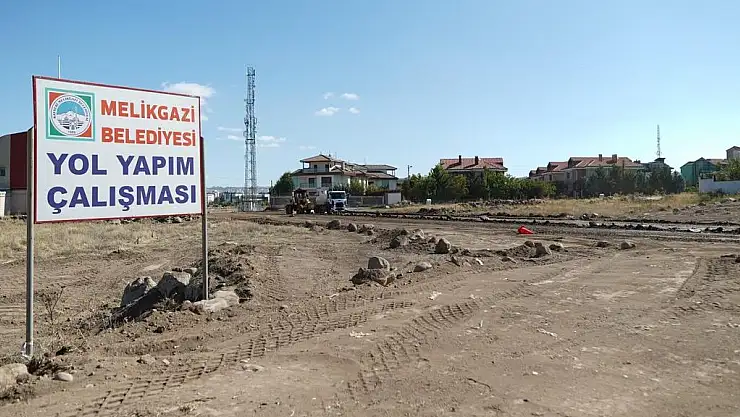 TALAS BULVARI İLE KOMANDO CADDESİ'NE YENİ BAĞLANTI YOLU YAPILIYOR