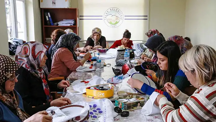 TALAS'TA KADINLARA YÖNELİK KURSLAR YENİDEN BAŞLIYOR