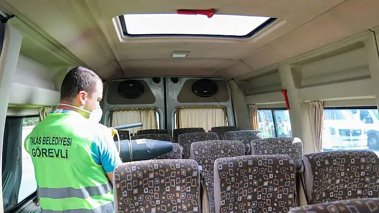 TALAS'TA OKUL SERVİSLERİ DEZENFEKTE EDİLİYOR