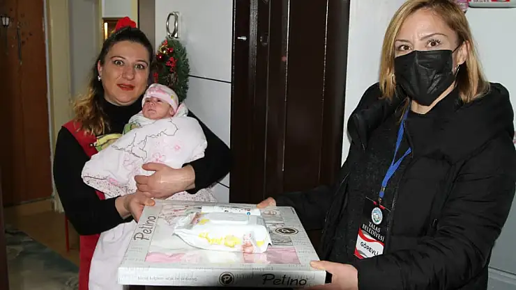 TALAS'TAN BEBEK SAHİBİ OLAN AİLELERE 'HOŞGELDİN' PAKETİ