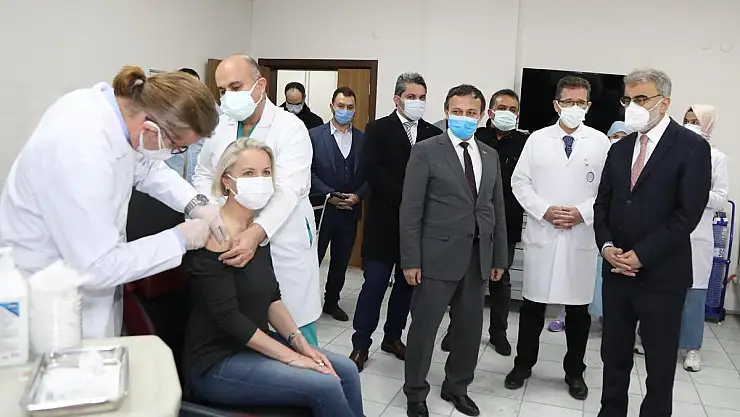 TANER YILDIZ, ERÜ'DE İKUM'U ZİYARET ETTİ