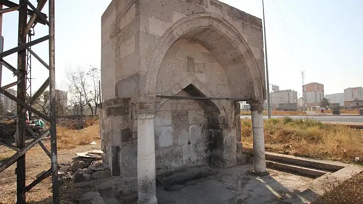 TARİHİ HACI KASIM ÇEŞMESİ MELİKGAZİ KORUMASINDA