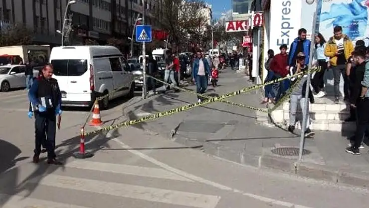 Tartıştığı Genci Sokak Ortasında Kalbinden Bıçaklayarak Öldürdü