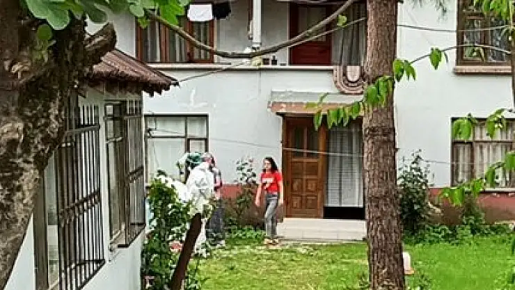 TAZİYE EVİNE GİDEN KADIN, HERKESE KORONA BULAŞTIRDI