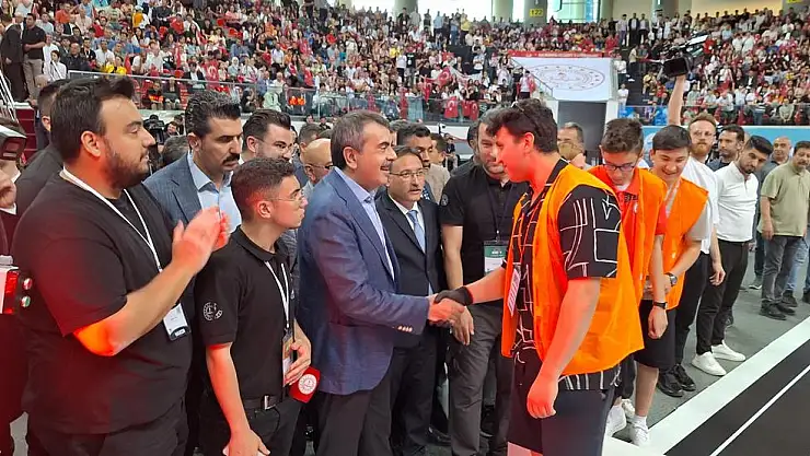 TEKİN: 'BİLGİYİ, BECERİYE DÖNÜŞTÜRECEK BİR SÜREÇ OLUŞTURALIM İSTİYORUZ'