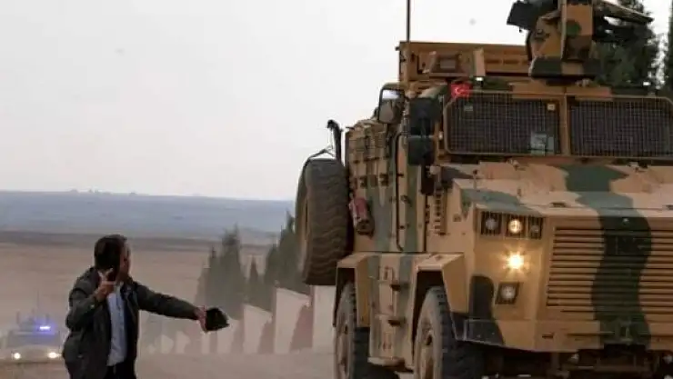 TERÖR ÖRGÜTÜ YANDAŞLARINDAN TÜRK ASKERİNE ÇİRKİN SALDIRI!