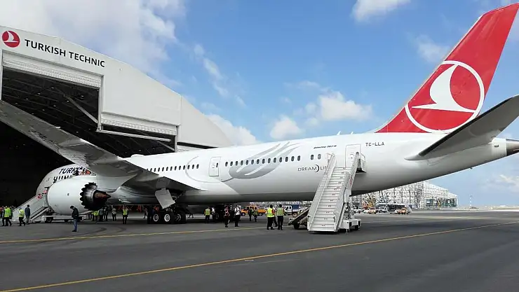 THY'nin 'Rüya' uçağı, ilk tarifeli seferi için gün sayıyor