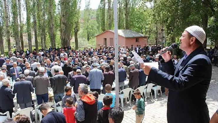 Tomarza'da vatandaşlardan şükür duası