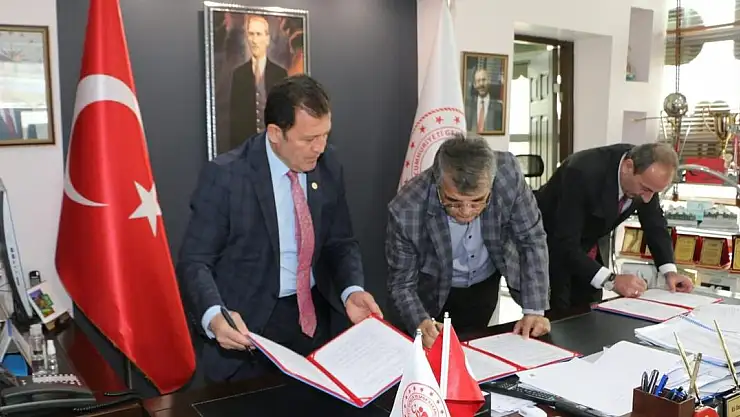 TOMARZA'YA KIZ ÖĞRENCİ YURDU YAPILMASI İÇİN PROTOKOL İMZALANDI