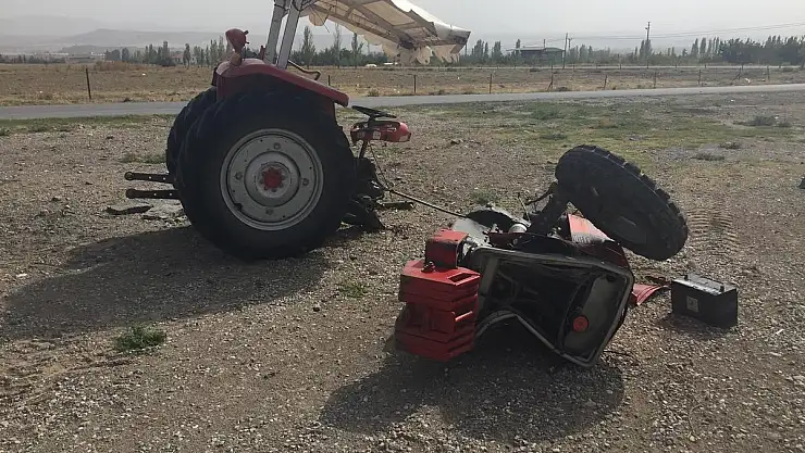 Traktörün ikiye bölündüğü kazada sürücü ağır yaralandı