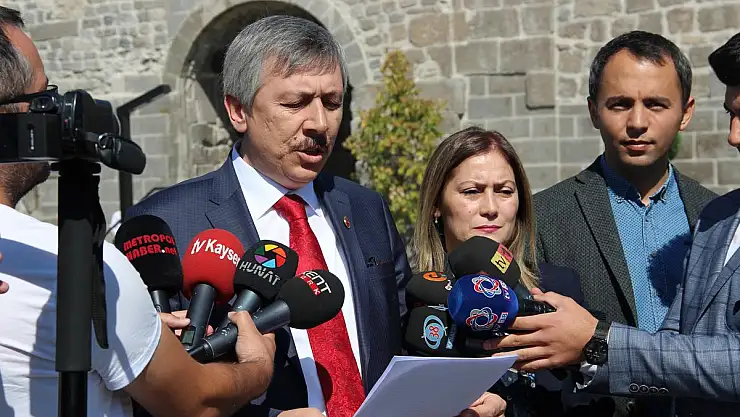 TURAL: 'YA TARİHİ BİLGİLERİ YOK YA DA HAFIZALARININ KAYBI SÖZ KONUSU'