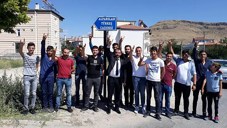 ÜLKÜ OCAKLARI DEVELİ İLÇE BAŞKANLIĞINDAN ALPARSLAN TÜRKEŞ'E AHDE VEFA