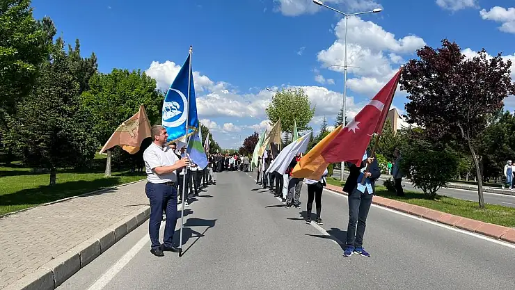 ÜLKÜ OCAKLARI'NDAN 19 MAYIS GENÇLİK YÜRÜYÜŞÜ