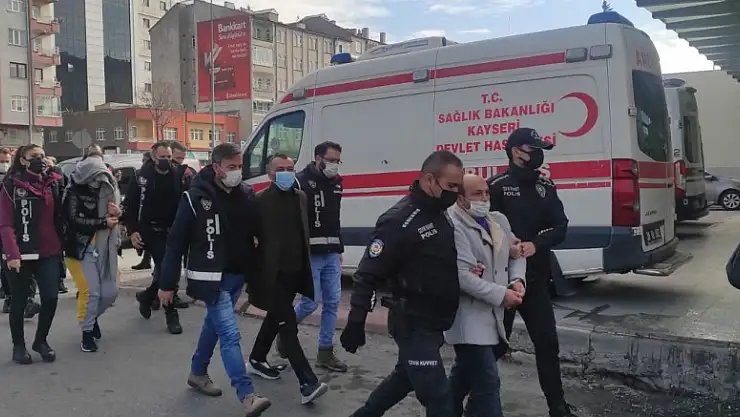 UYUŞTURUCU KUMPASI DAVASINDA İKİ TAHLİYE