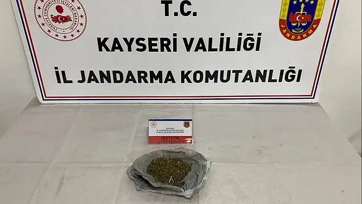 Üzerinde 75 gram bonzai taşıyan şahıs jandarma ekipleri tarafından yakalandı