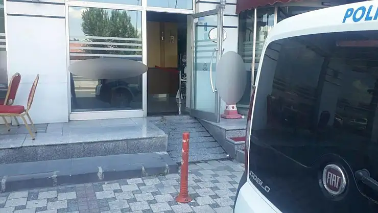 UZMAN ÇAVUŞ BAŞINDAN VURULDU