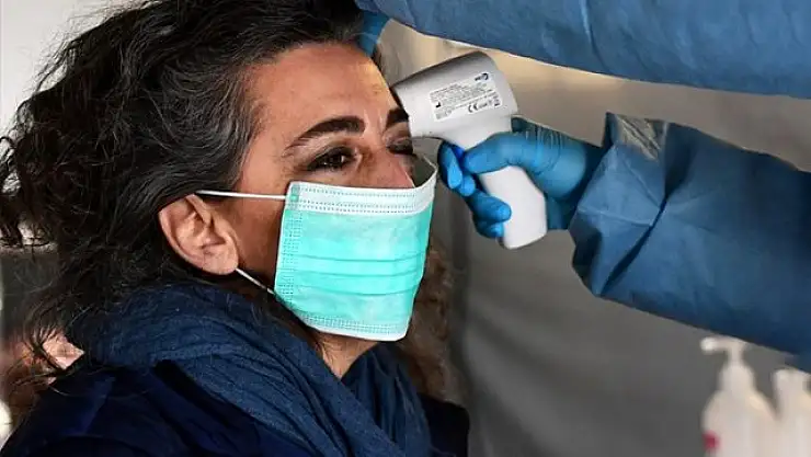 UZMANLAR KORONA VİRÜSÜN YENİ BİR BELİRTİSİNİ DAHA AÇIKLADI