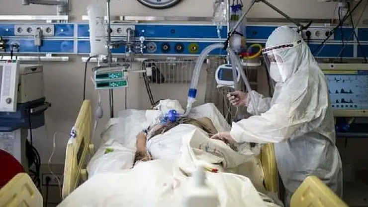 UZMANLAR UYARDI: GÖĞÜS AĞRISINA DİKKAT! KORONA OLABİLİRSİNİZ