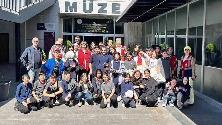 VAKIF HAFTASINDA ÖĞRENCİLERE VAKIF BİLİNCİ AŞILANIYOR