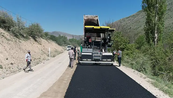 YAHYALI'DA 3 MAHALLE SICAK ASFALTA KAVUŞTU