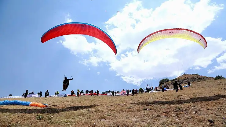 Yamaç Paraşütü ali Dağı Kupası'nda 1. gün sonuçları