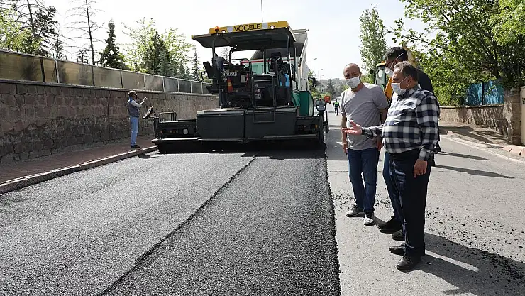 YAZ GELDİ, ASFALT YOLA SERİLDİ