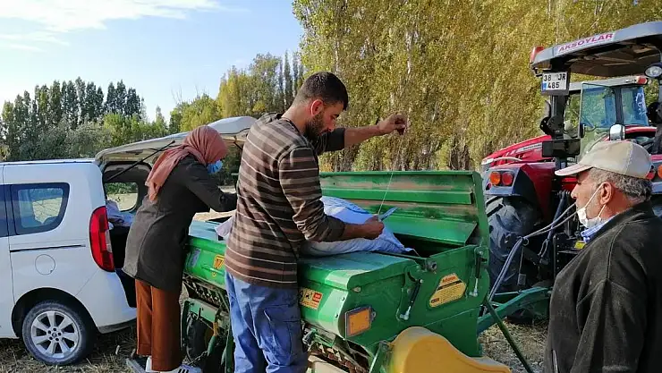 YERLİ VE MİLLİ TOHUMLARIN ULAŞAMADIĞI ÇİFTÇİ KALMAYACAK