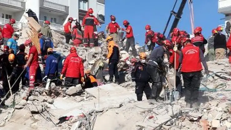 YIKILAN BİNALARIN SORUMLU İSİMLERİ GÖZALTINA ALINDI