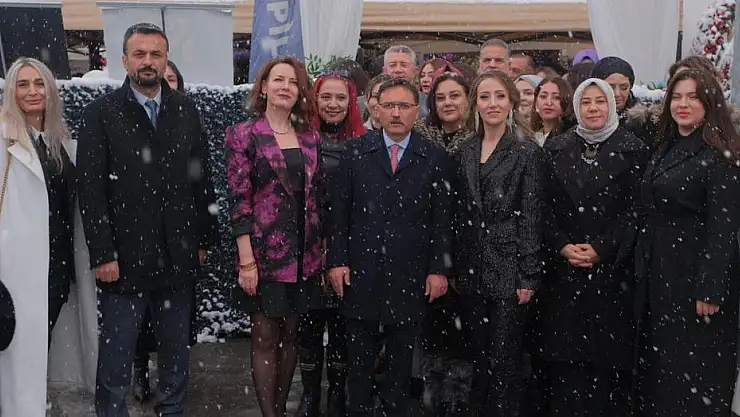 YILIN EN SOĞUK GÜNÜNDE EN KALABALIK AÇILIŞ