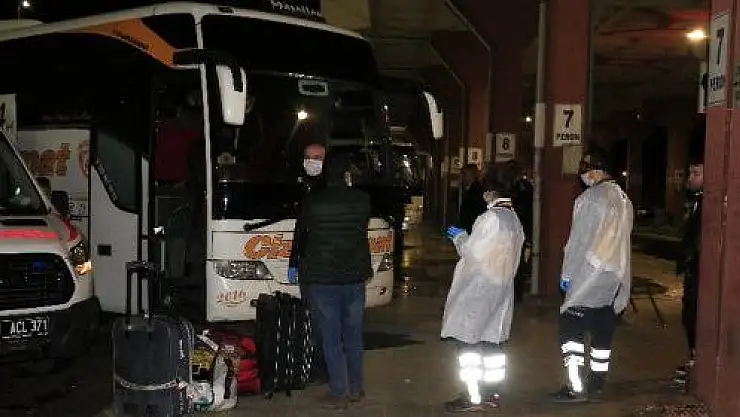 YOLCU OTOBÜSÜNDE 3 KİŞİ, KORONAVİRÜS ŞÜPHESİYLE KARANTİNAYA ALINDI