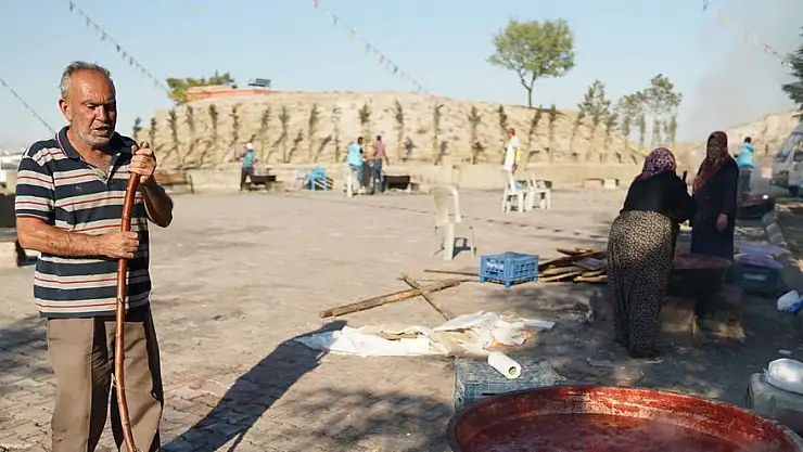 YÖRESEL GELENEK 'MELİKGAZİ SALÇA GÜNLERİ'NDE YAŞATILIYOR