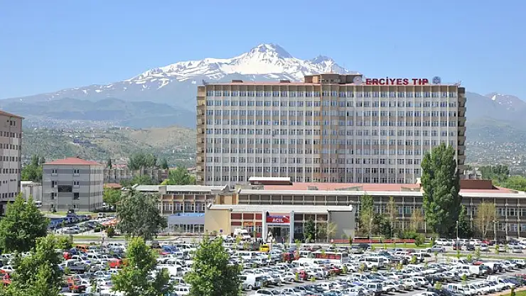 YÜRÜYEN MERDİVENLERDEN DÜŞEN BEBEK HAYATINI KAYBETTİ