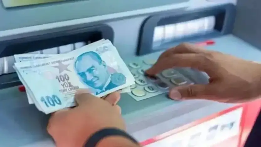 ATM'den para çekenler dikkat! En sık yapılan hatalar hesabınızı riske atabilir