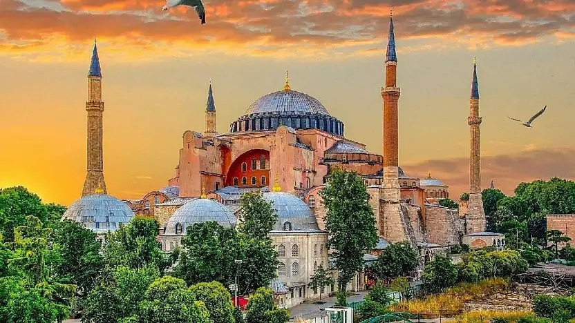 Ayasofya'nın imparatorluklardan günümüze uzanan büyük dönüşümü