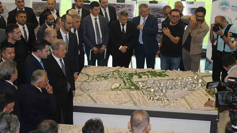 Bakan Kurum ve Yumaklı'dan Kayseri temasları