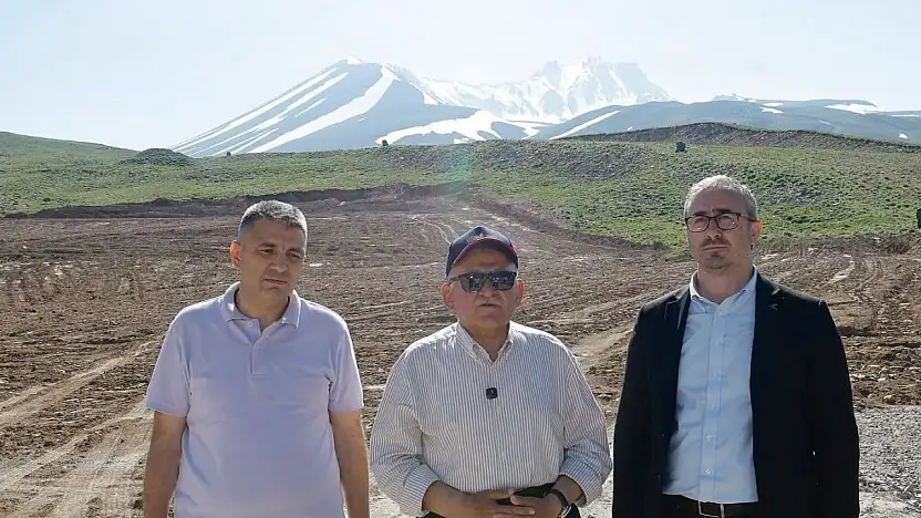 Başkan Büyükkılıç müjdeyi verdi: Erciyes'in Develi Kapısı'na yürüyen bant