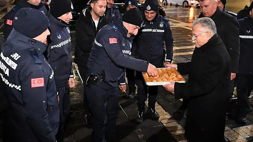 Başkan Büyükkılıç yeni yıla görev başındaki ekiplerle girdi