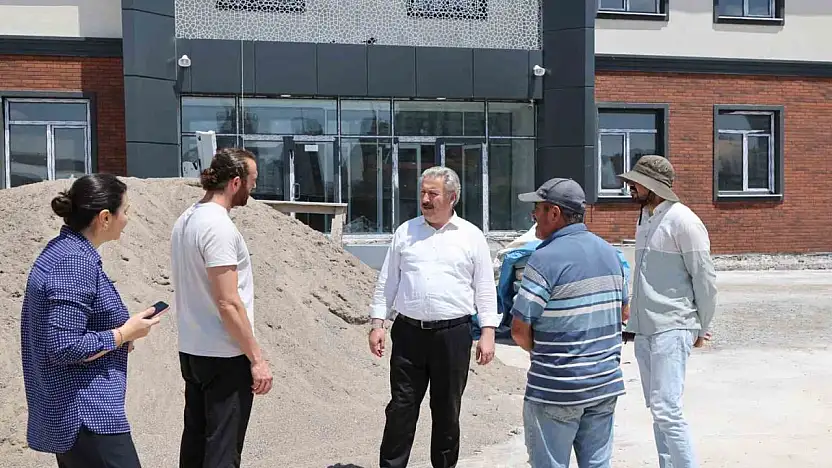 Başkan Palancıoğlu, Yıldırım Beyazıt Mahallesi'ndeki okul çalışmalarını inceledi