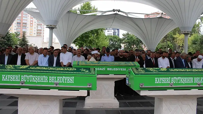 Bisikletten düşerek hayatını kaybeden Mustafa Tümgüç toprağa verildi
