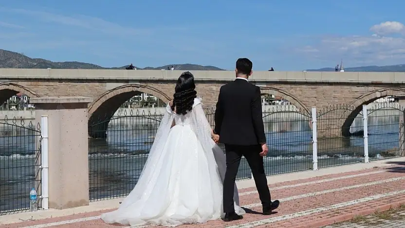Cimrilik hem boşanma hem de tazminat sebebi