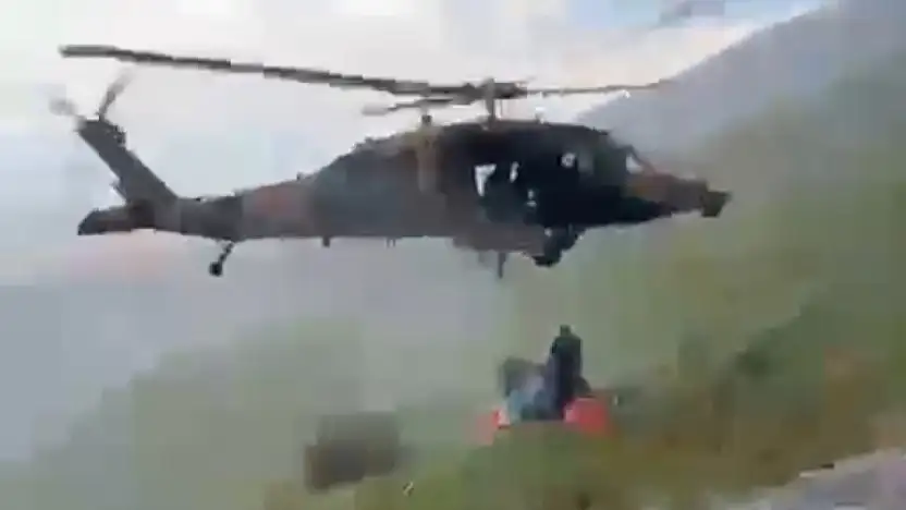 Dağlık alanda kalp krizi geçiren vatandaş askeri helikopterle kurtarıldı